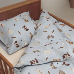 By mats Juniorsengetøj - Dancing Rabbits